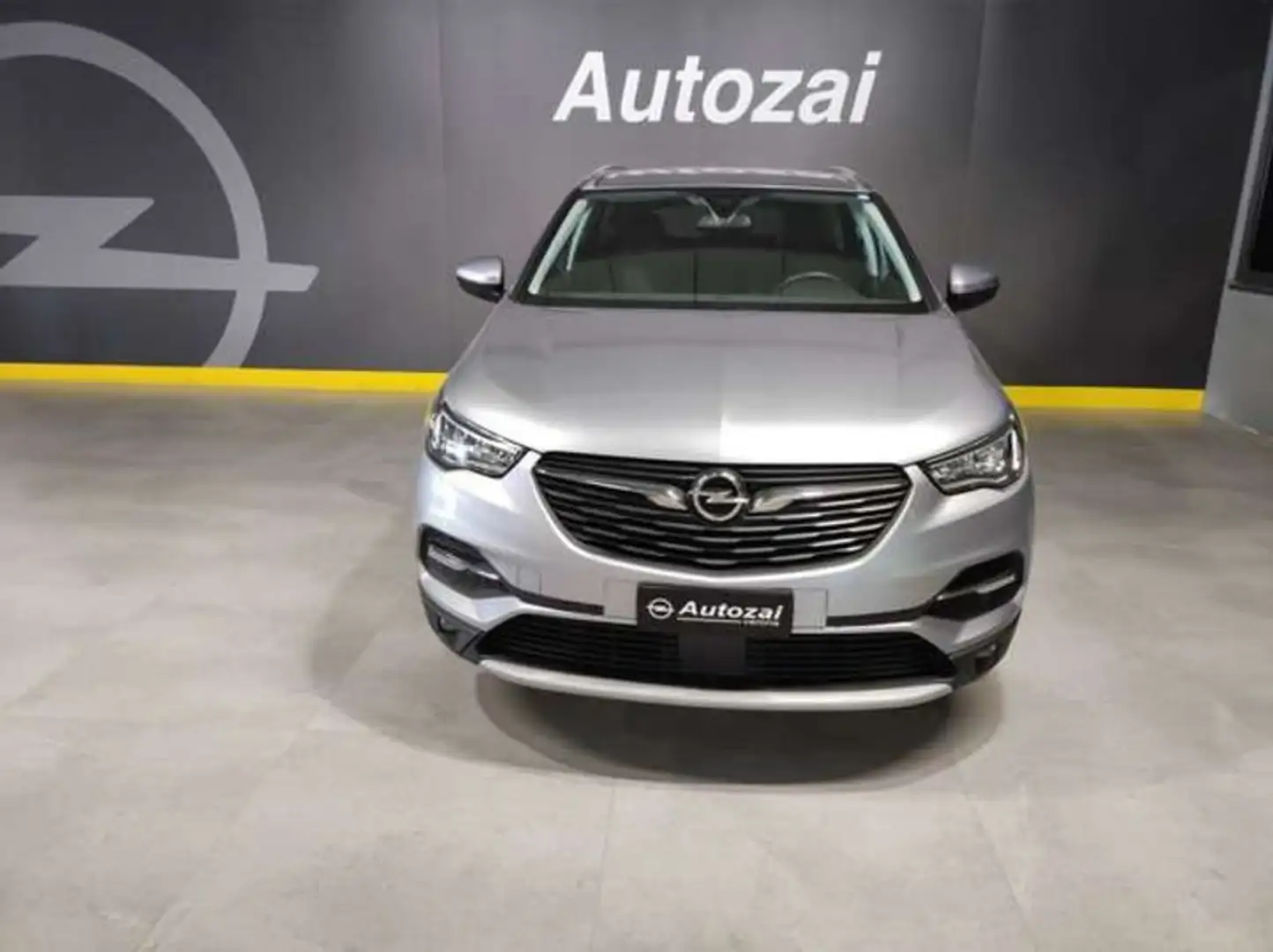 Opel Grandland X 1.5 diesel Ecotec Start&Stop Innovation Stříbrná - 2