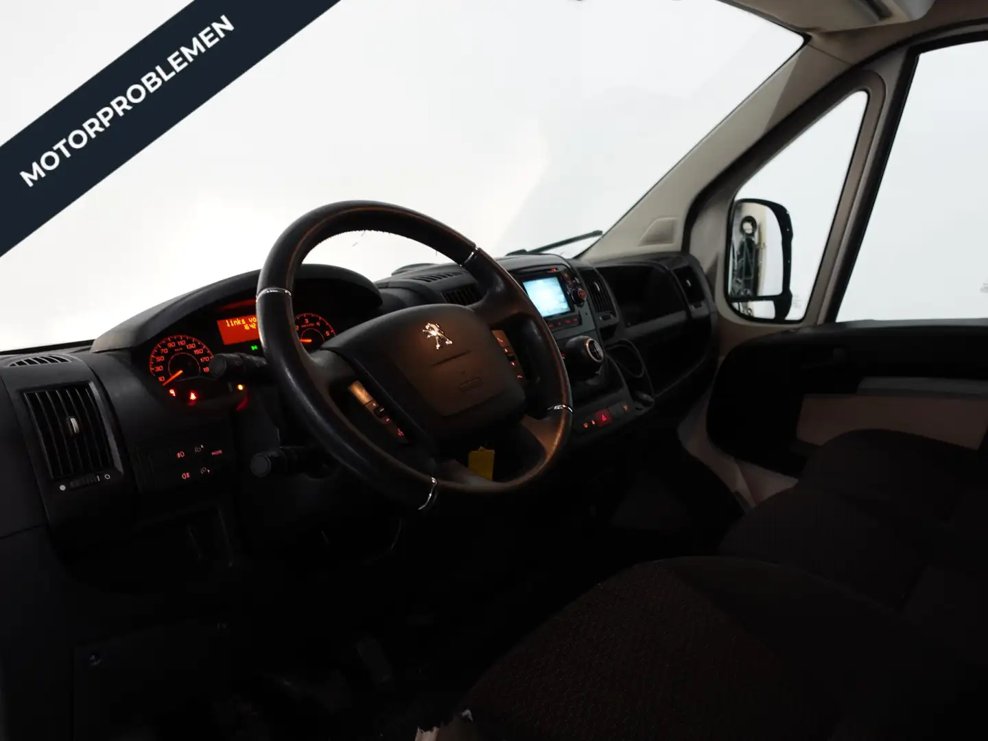 Peugeot Boxer 130pk L2H2 Airco Cruise Control Trekhaak * HANDEL Fehér - 2