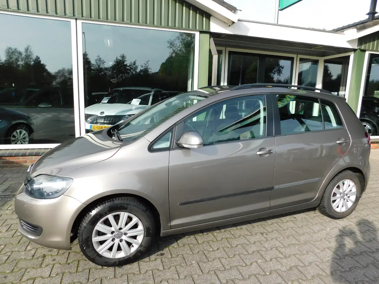 Volkswagen Golf Plus 1.2TSI 105PK TRENDLINE!! All-in Prijs! Trekhaak! — photo 1 of 32