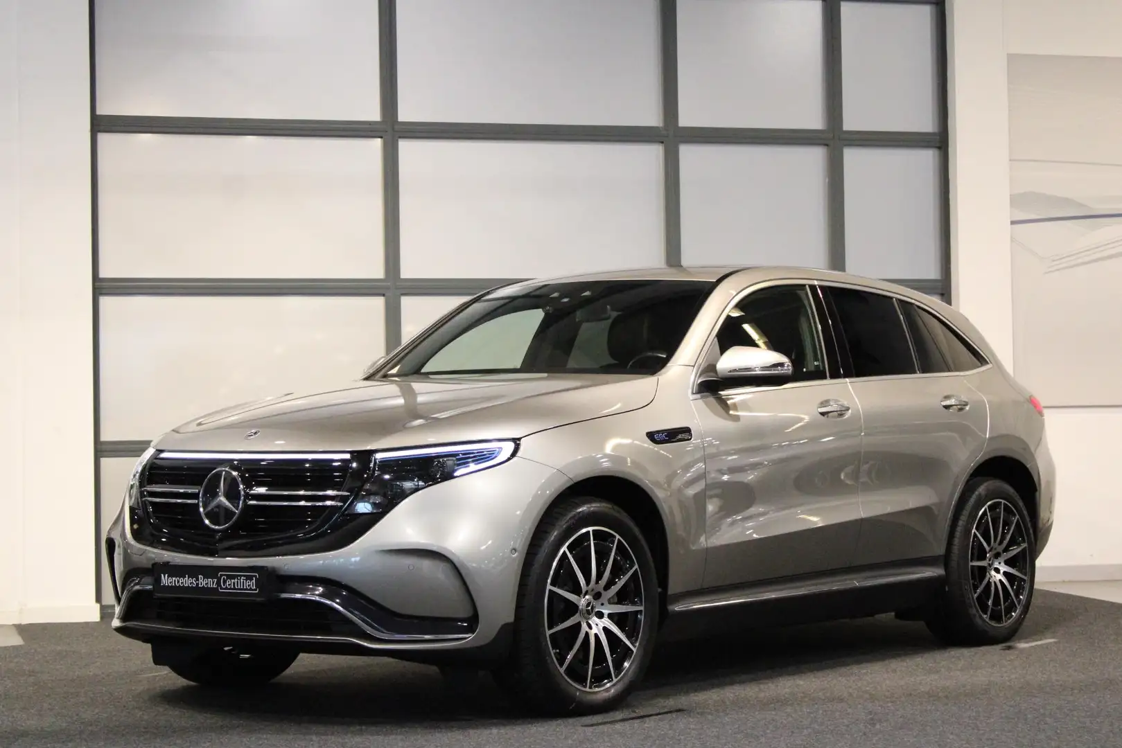 Mercedes-Benz EQC 400 4MATIC Business Solution AMG 80 kWh Schuif dak | T Gris - 1