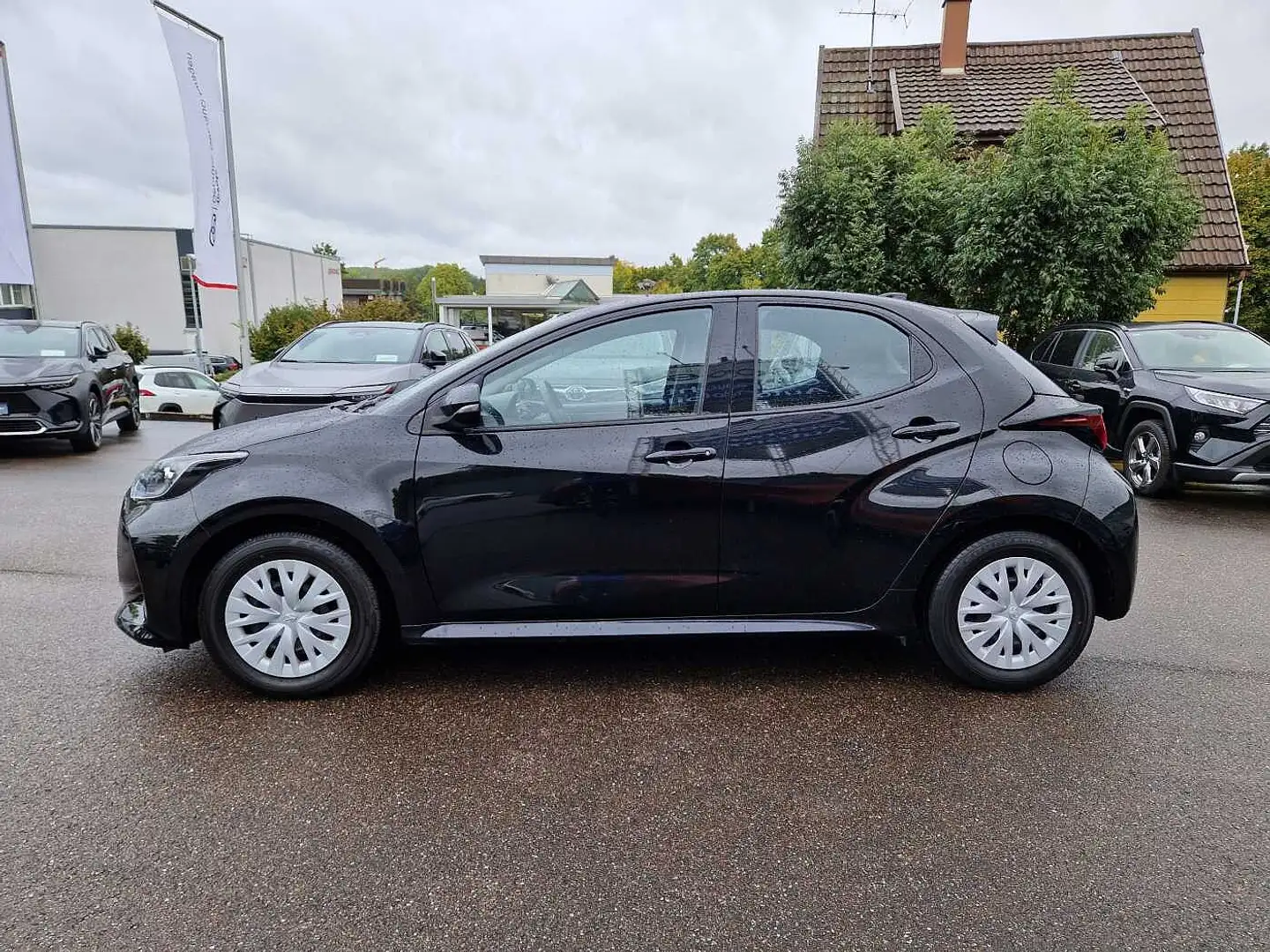 Toyota Yaris Hybrid 5-Türer 1.5 VVT-i Business Edition Schwarz - 2