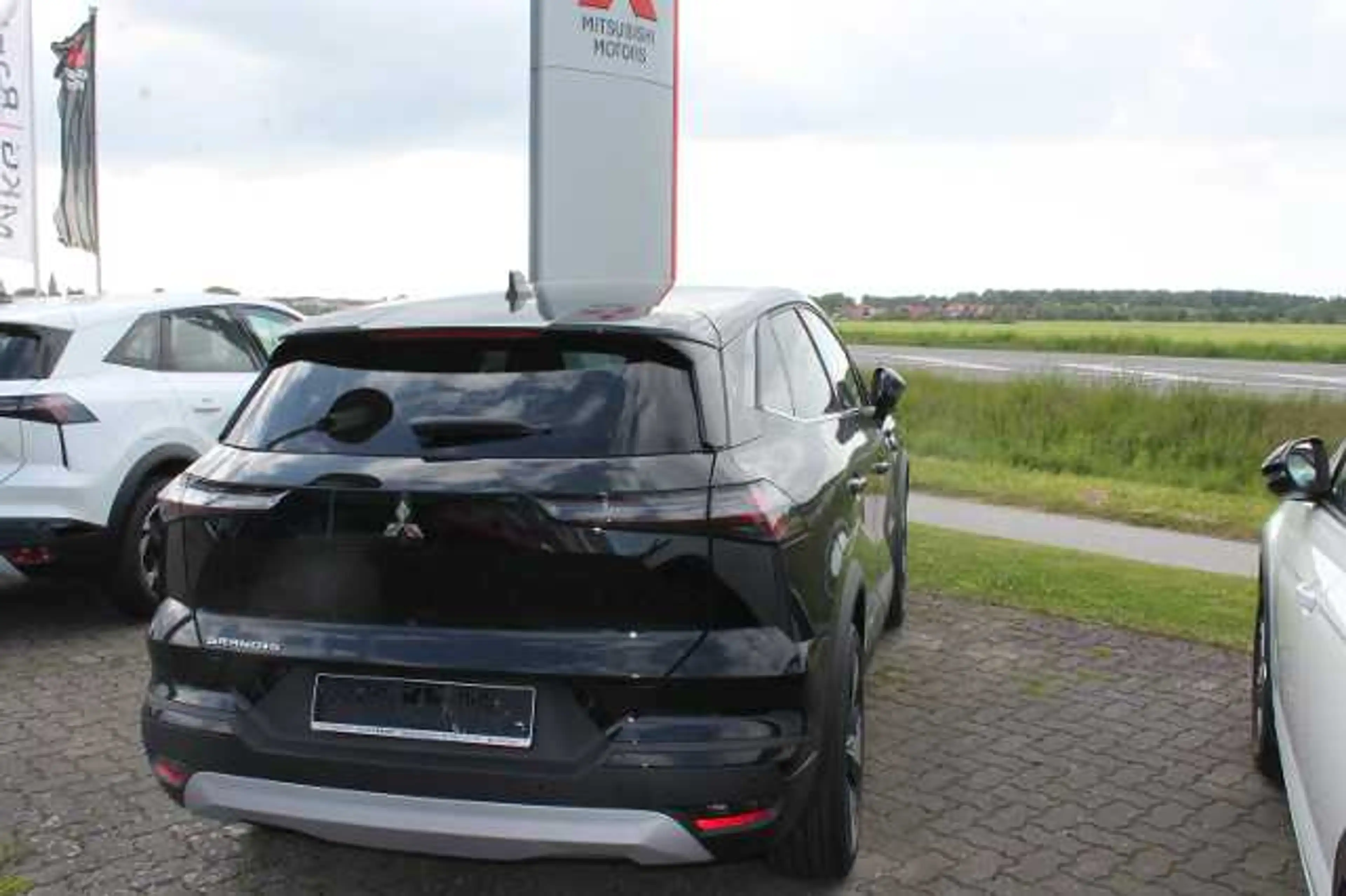 Mitsubishi Grandis Intro Edition 1.3 T-Benziner 7-DCT