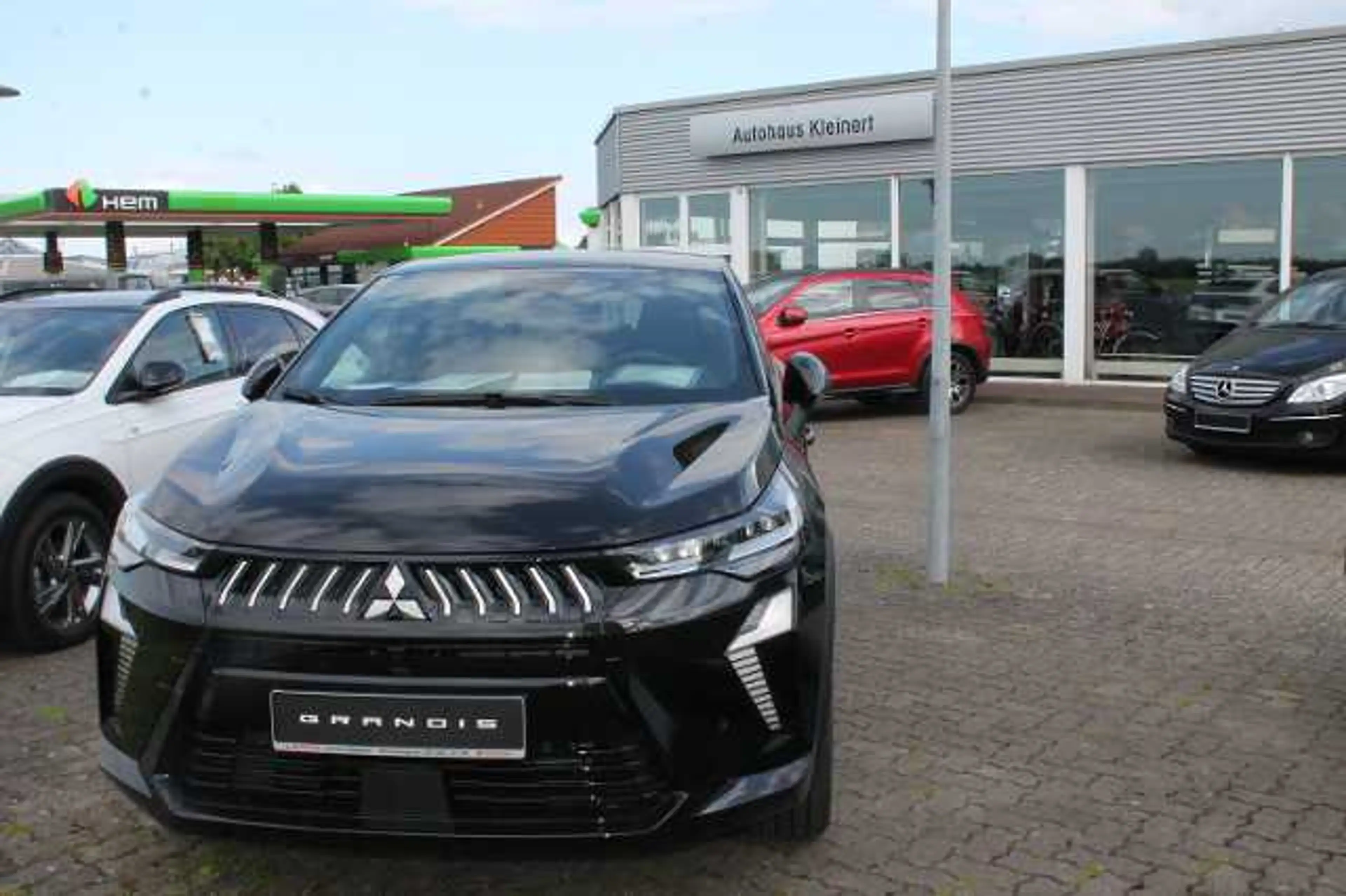 Mitsubishi Grandis Intro Edition 1.3 T-Benziner 7-DCT — photo 2
