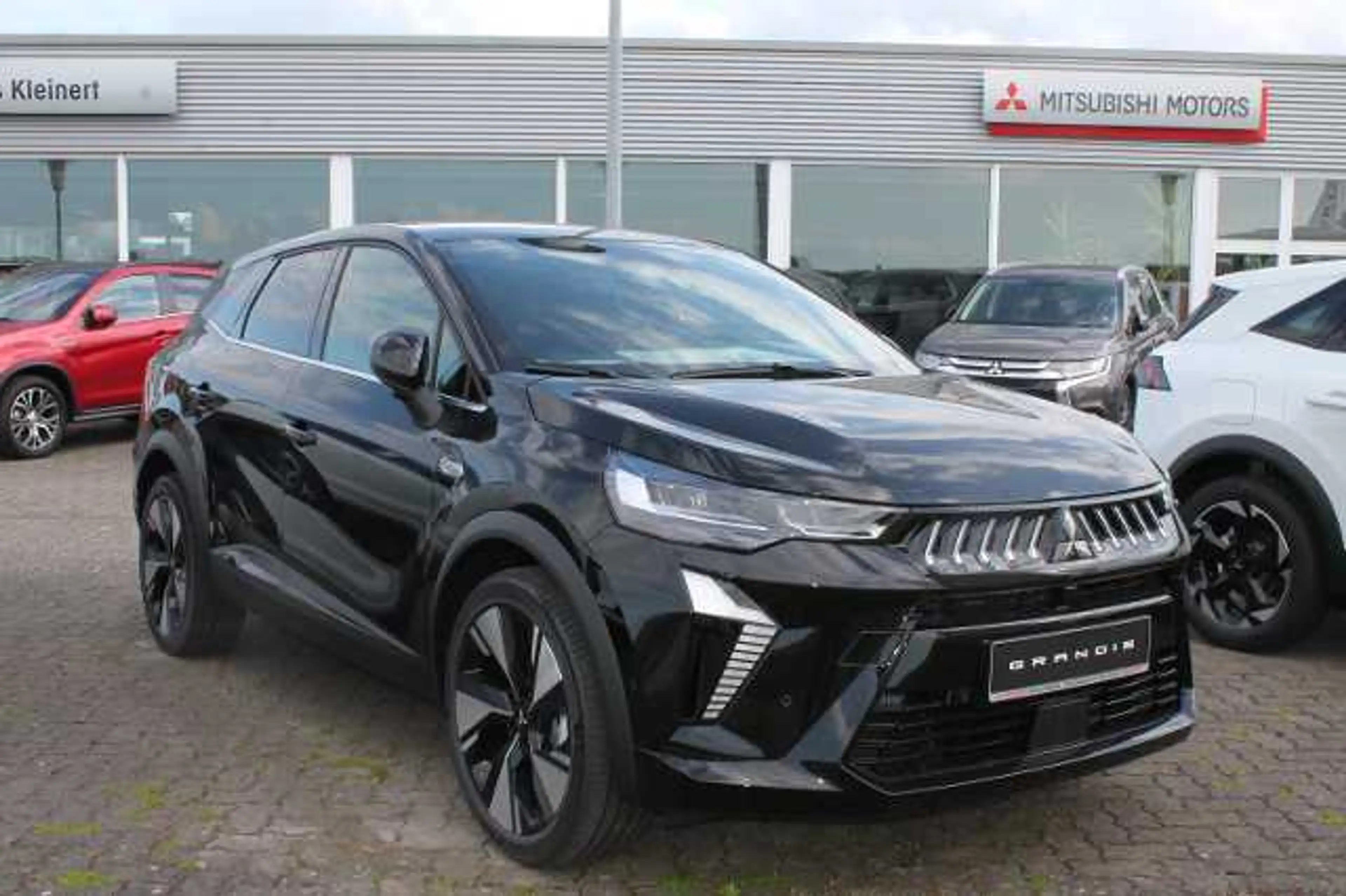 Mitsubishi Grandis Intro Edition 1.3 T-Benziner 7-DCT — photo 3
