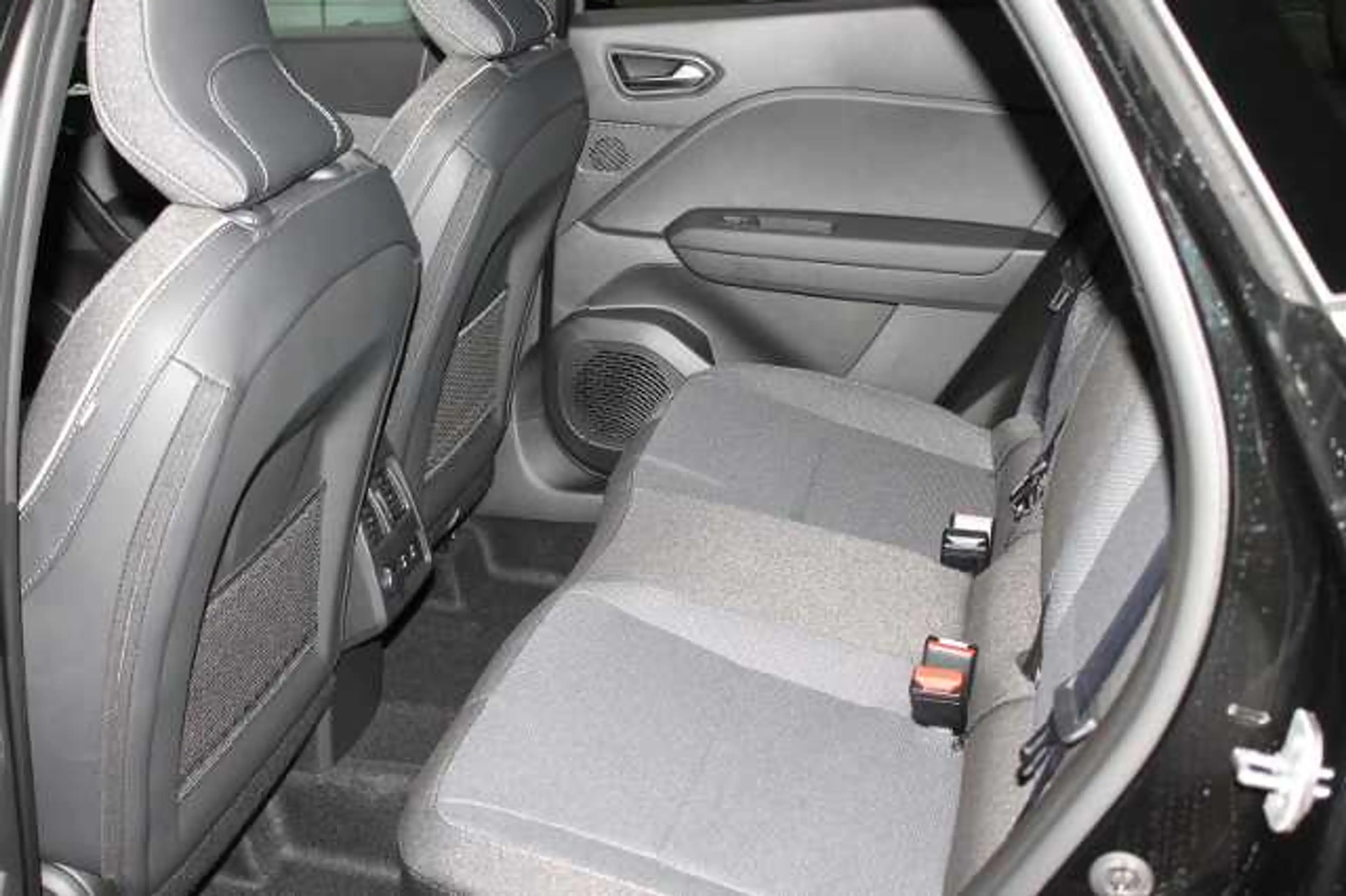 Mitsubishi Grandis Intro Edition 1.3 T-Benziner 7-DCT — photo 5
