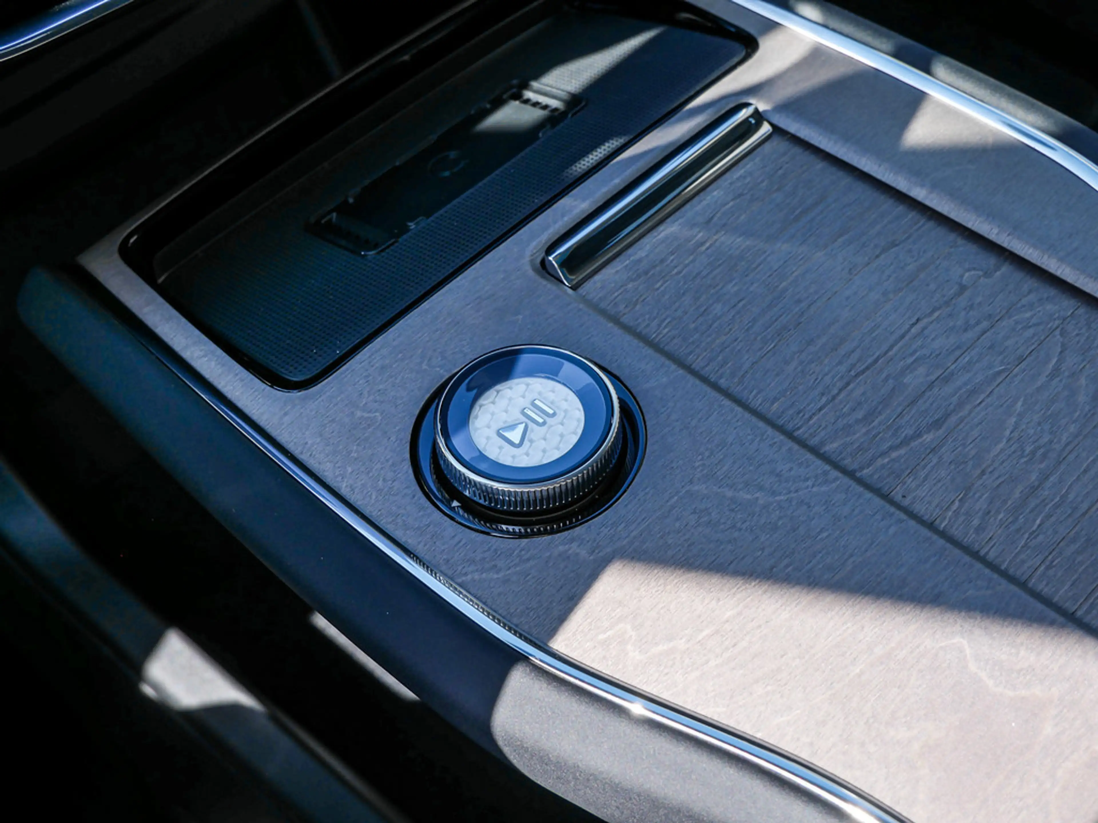 Volvo EX90 Ultra Performance Pure Electric AWD — photo 14