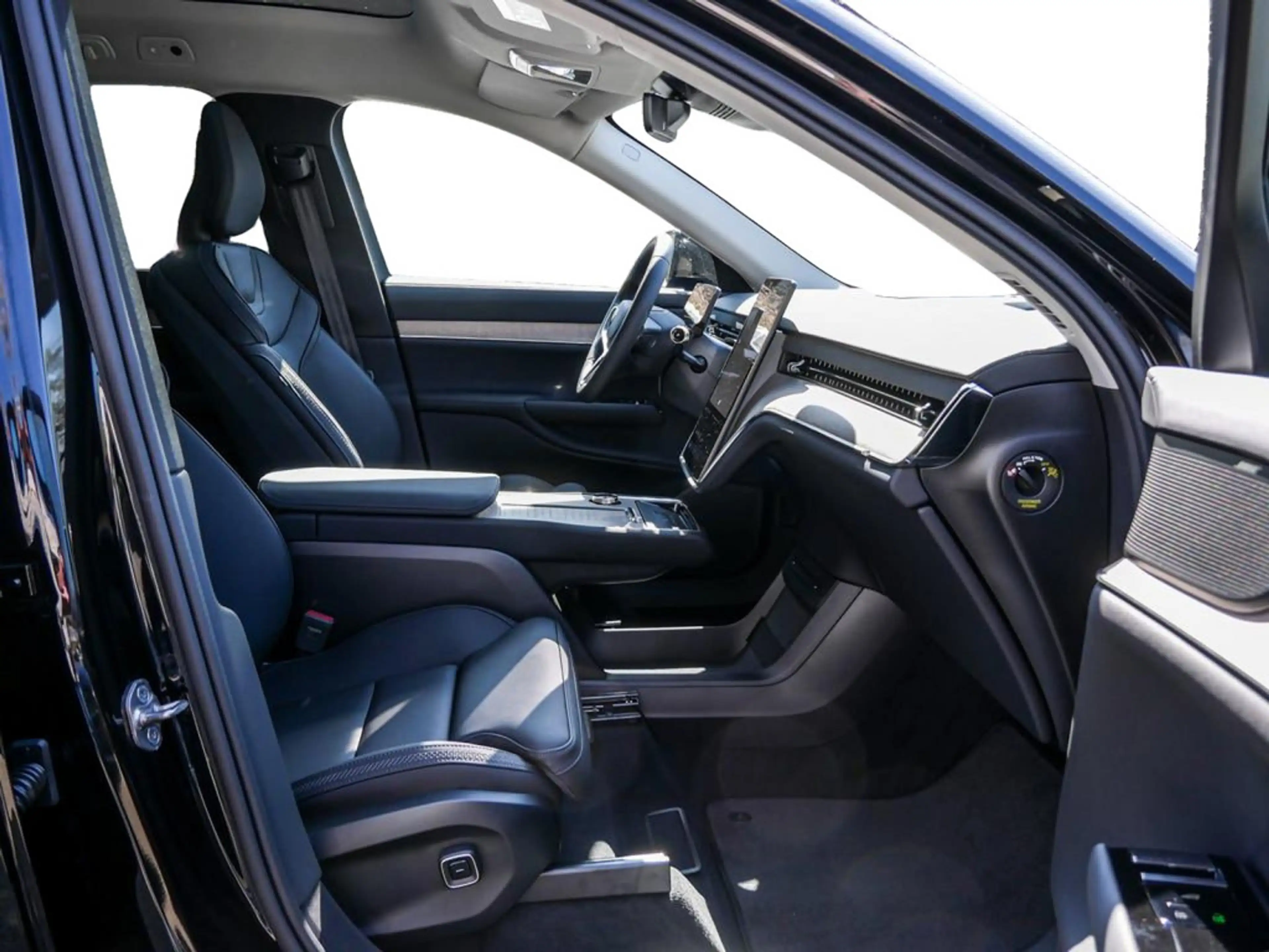 Volvo EX90 Ultra Performance Pure Electric AWD — photo 6