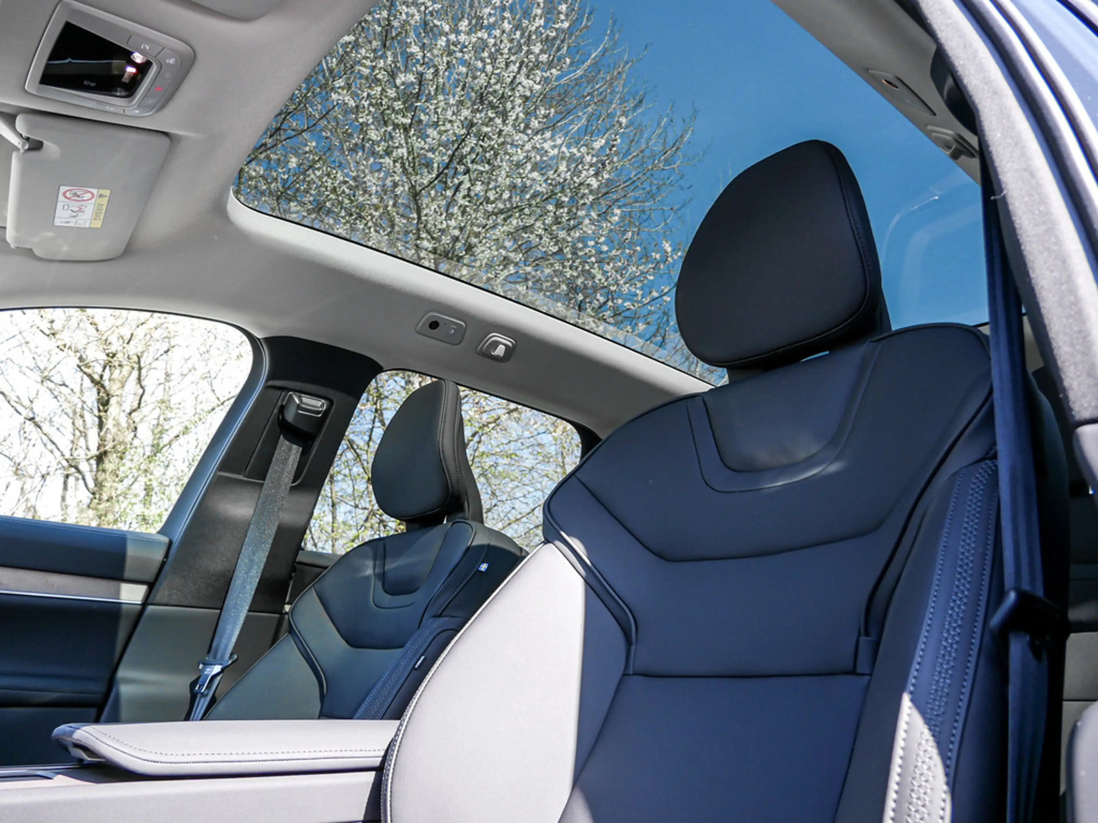 Volvo EX90 Ultra Performance Pure Electric AWD — photo 11