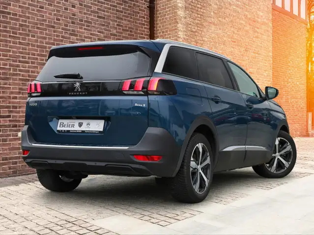 Peugeot 5008 view 4