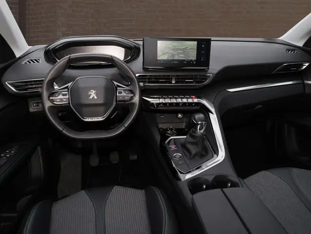 Peugeot 5008 view 12