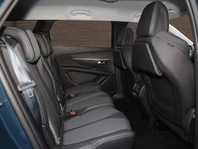 Peugeot 5008 view 8