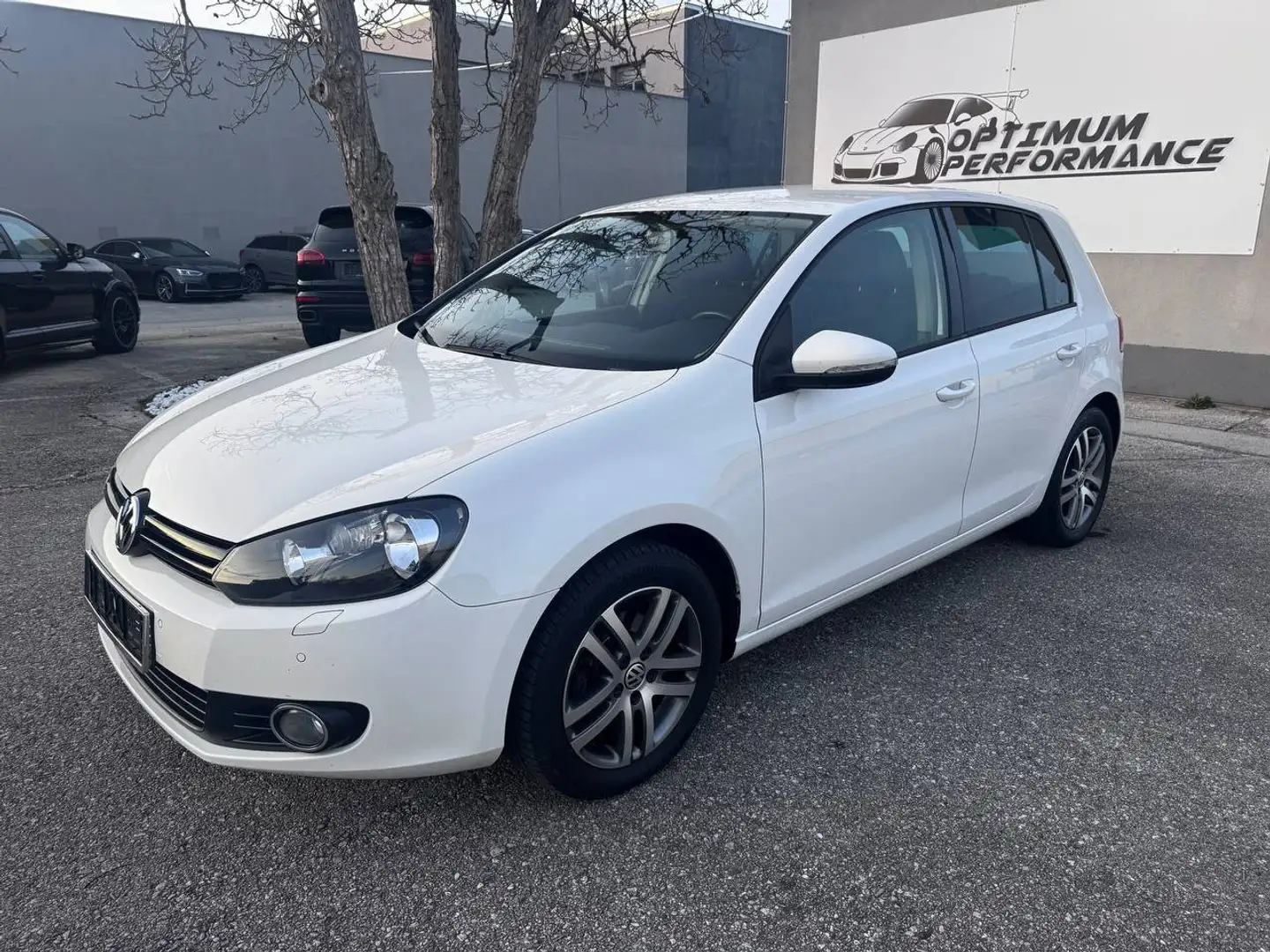 Volkswagen Golf Trendline 1,6TDI Jubiläumsedition Weiß - 1