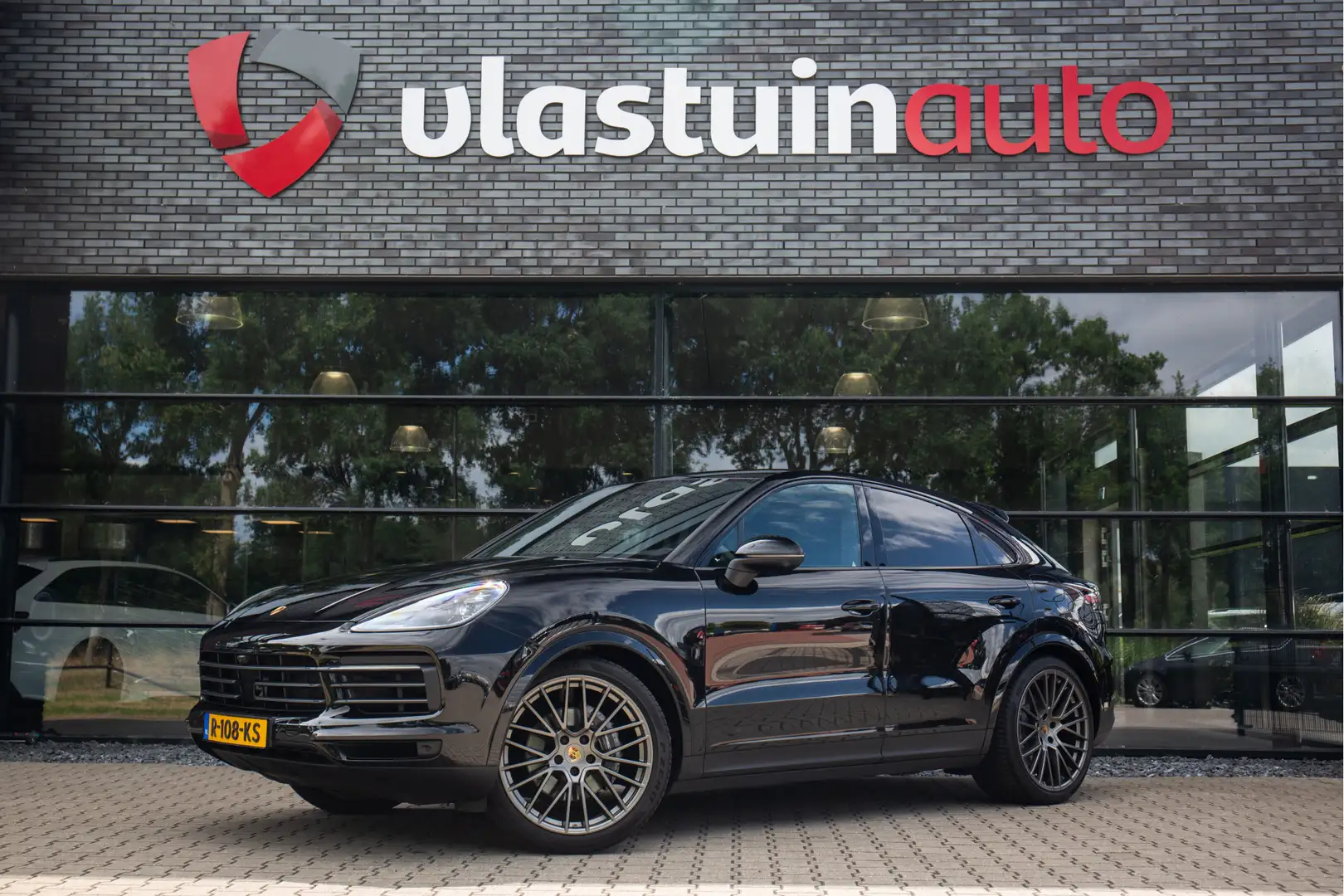 Porsche Cayenne Coupé 3.0 E-Hybrid Platinum Edition Zwart - 1