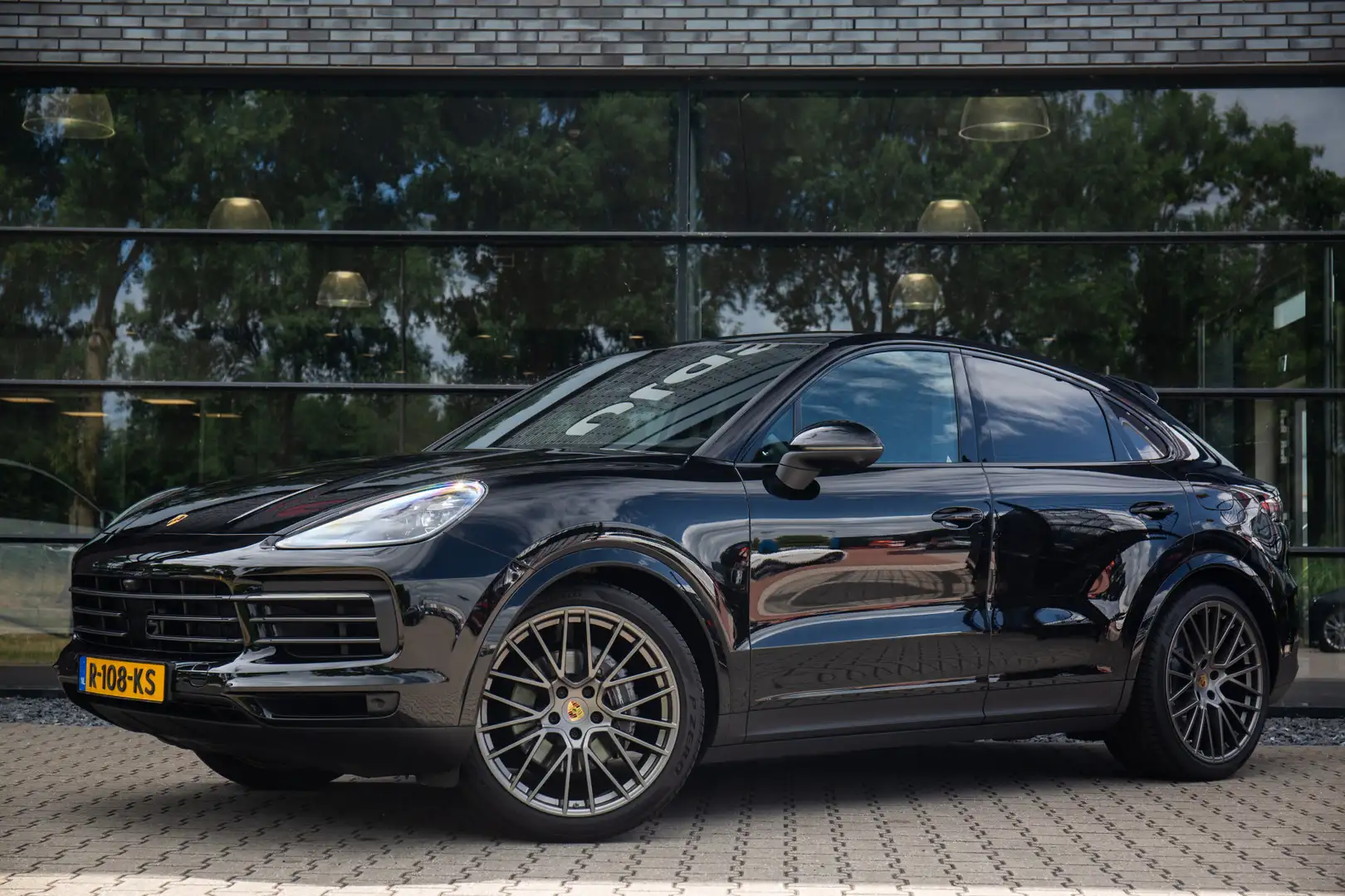 Porsche Cayenne Coupé 3.0 E-Hybrid Platinum Edition Zwart - 2