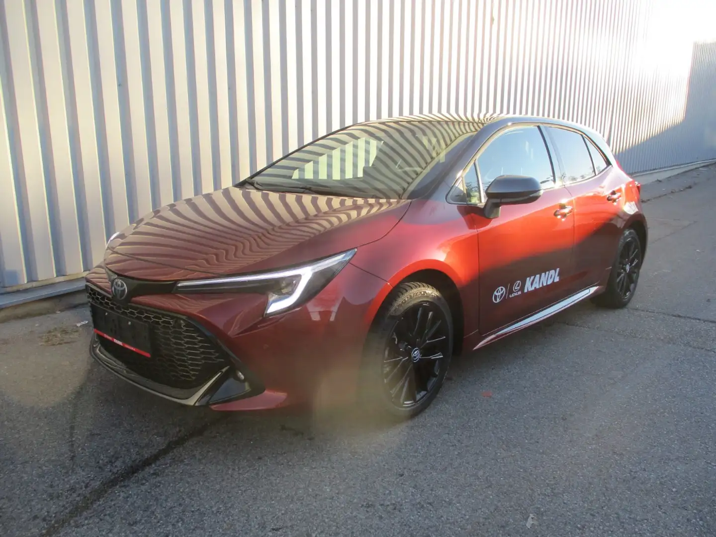 Toyota Corolla 2.0 Hybrid GR-Sport LED+Navi+SHZ+2xKlima Orange - 2
