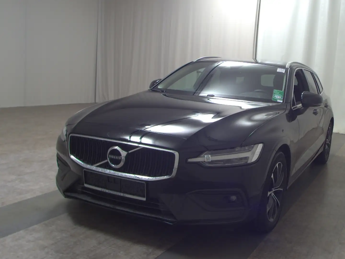 Volvo V60 D4 Momentum Pro T-Leder Navi LED RFK Shz Schwarz - 2