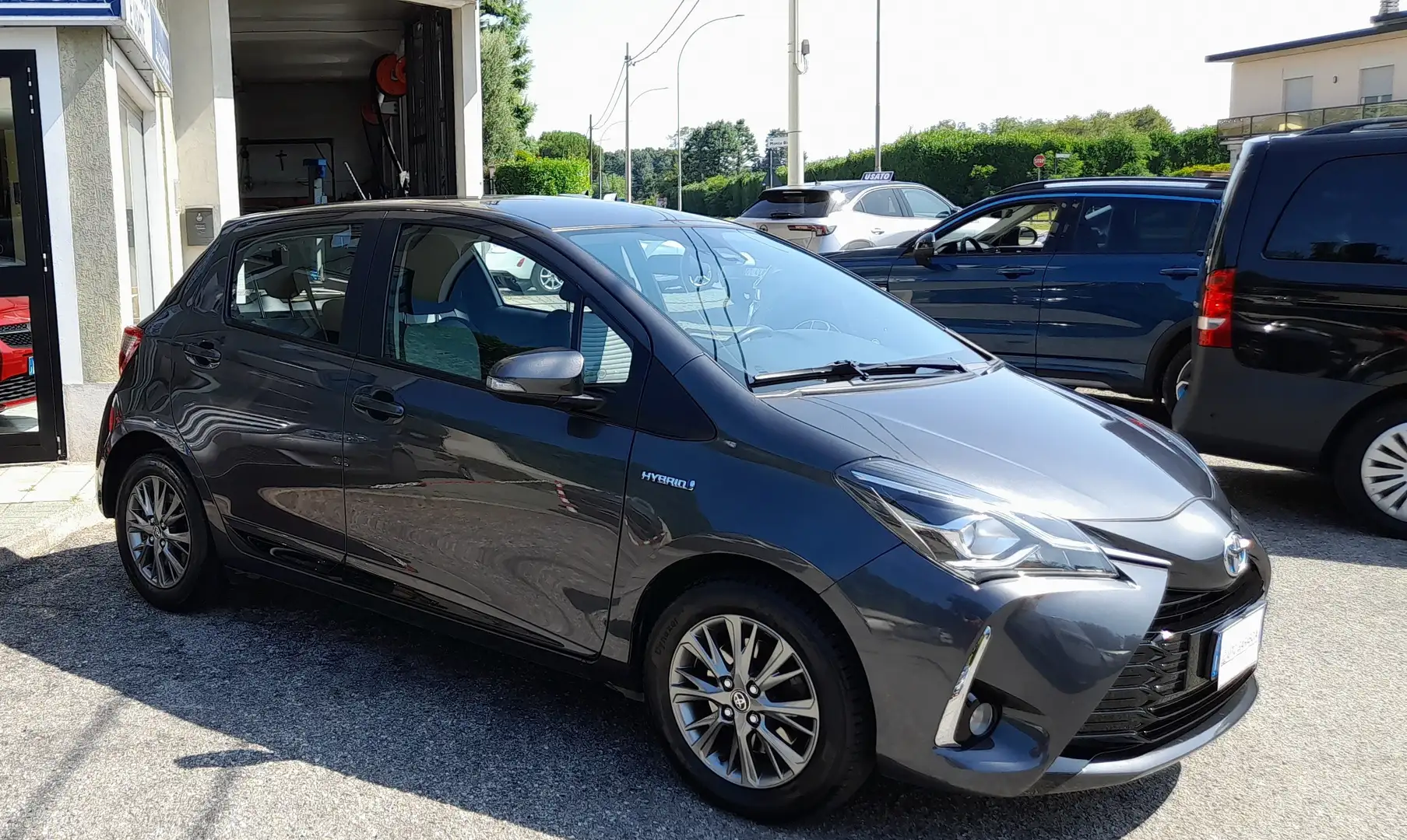 Toyota Yaris Yaris III 2017 5p 1.5 hYBRID  STYLE Grijs - 1