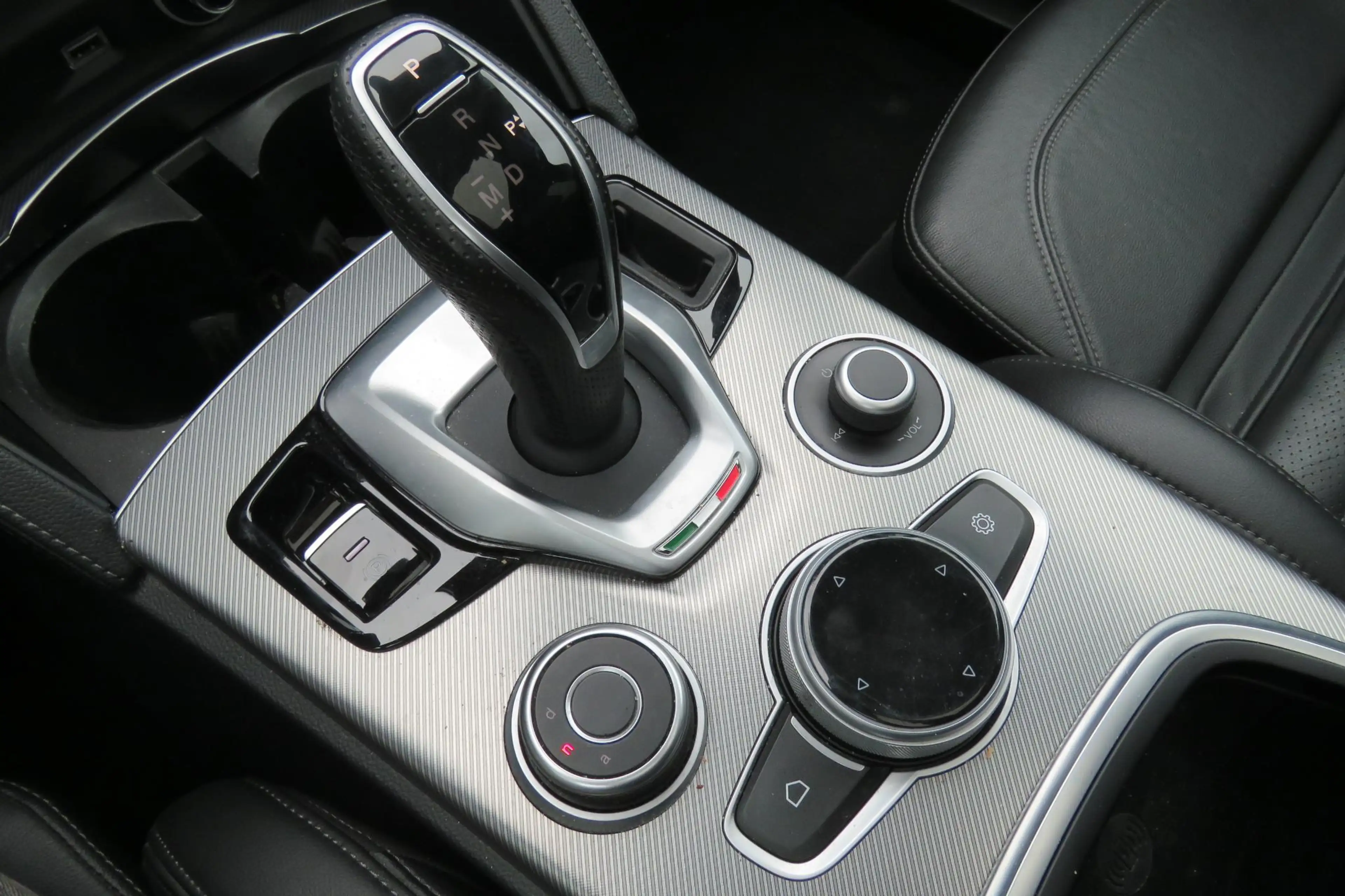 Alfa Romeo Stelvio 2.0 T AWD Veloce | Schuif-/Kanteldak | Harman Kard — photo 5