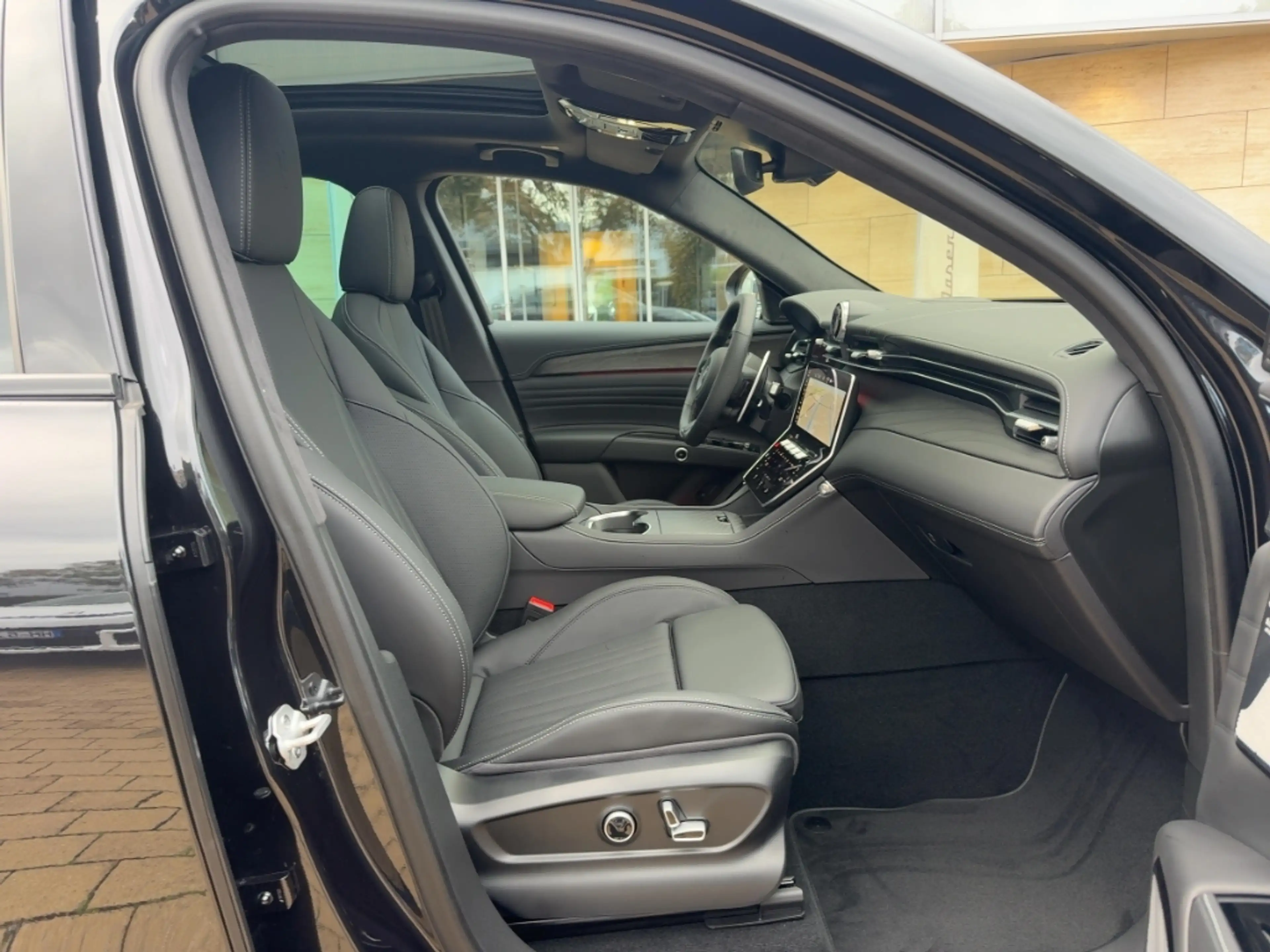 Maserati Grecale MODENA MY27 Facelift Pano 360 Head-up — photo 10