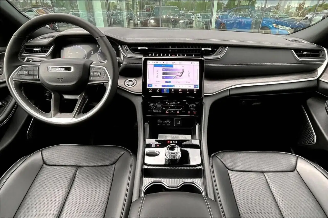 Jeep Grand Cherokee снимка Jeep Grand Cherokee