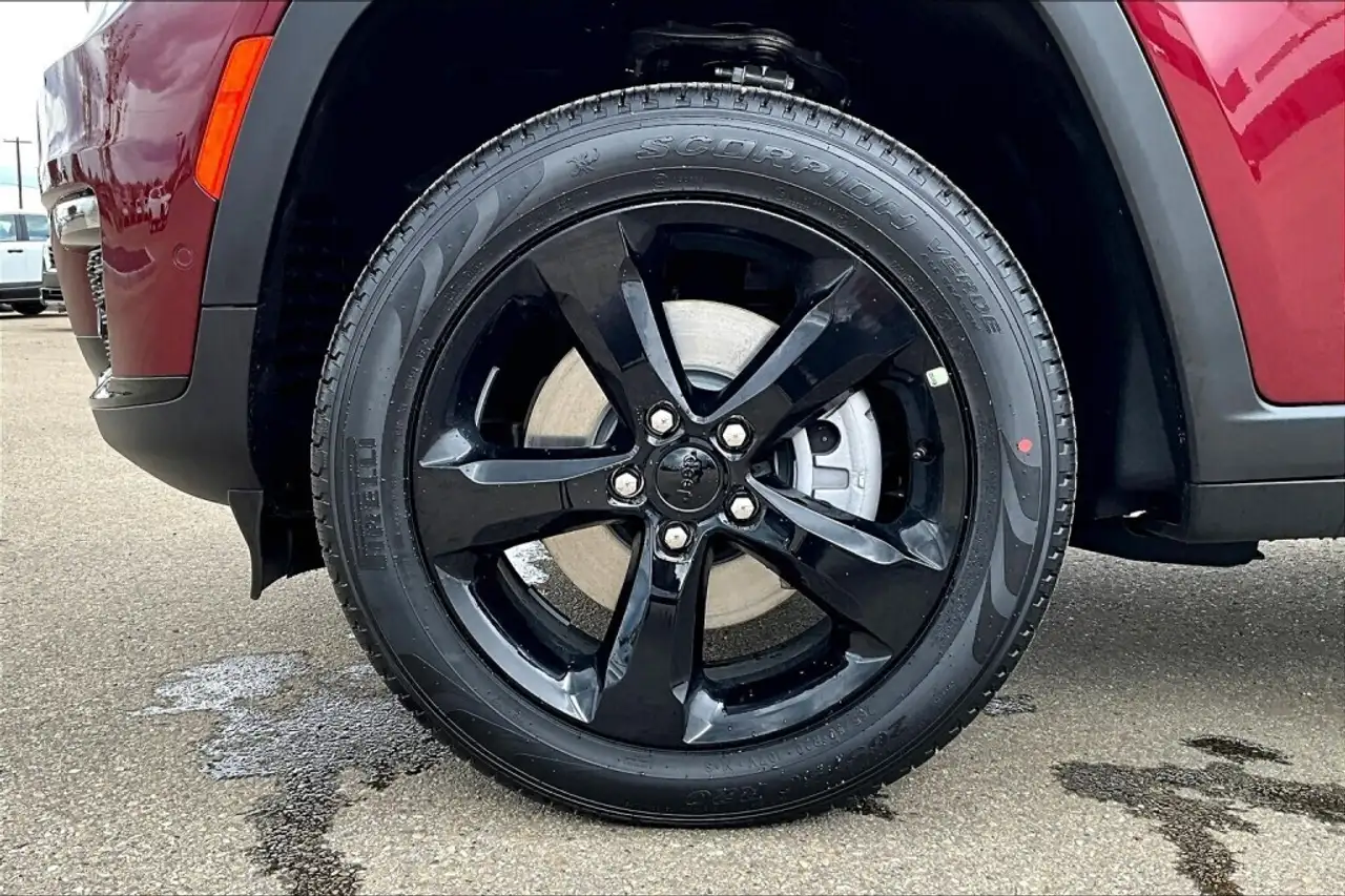 Jeep Grand Cherokee снимка Jeep Grand Cherokee