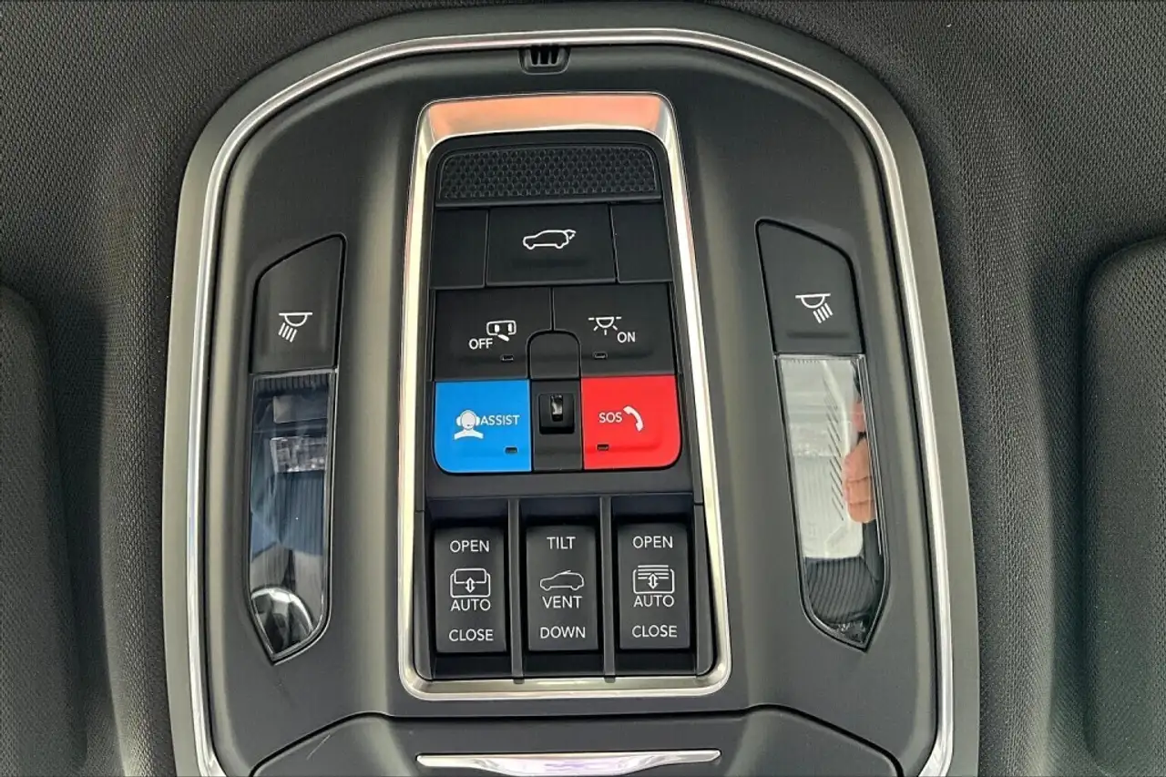 Jeep Grand Cherokee снимка Jeep Grand Cherokee