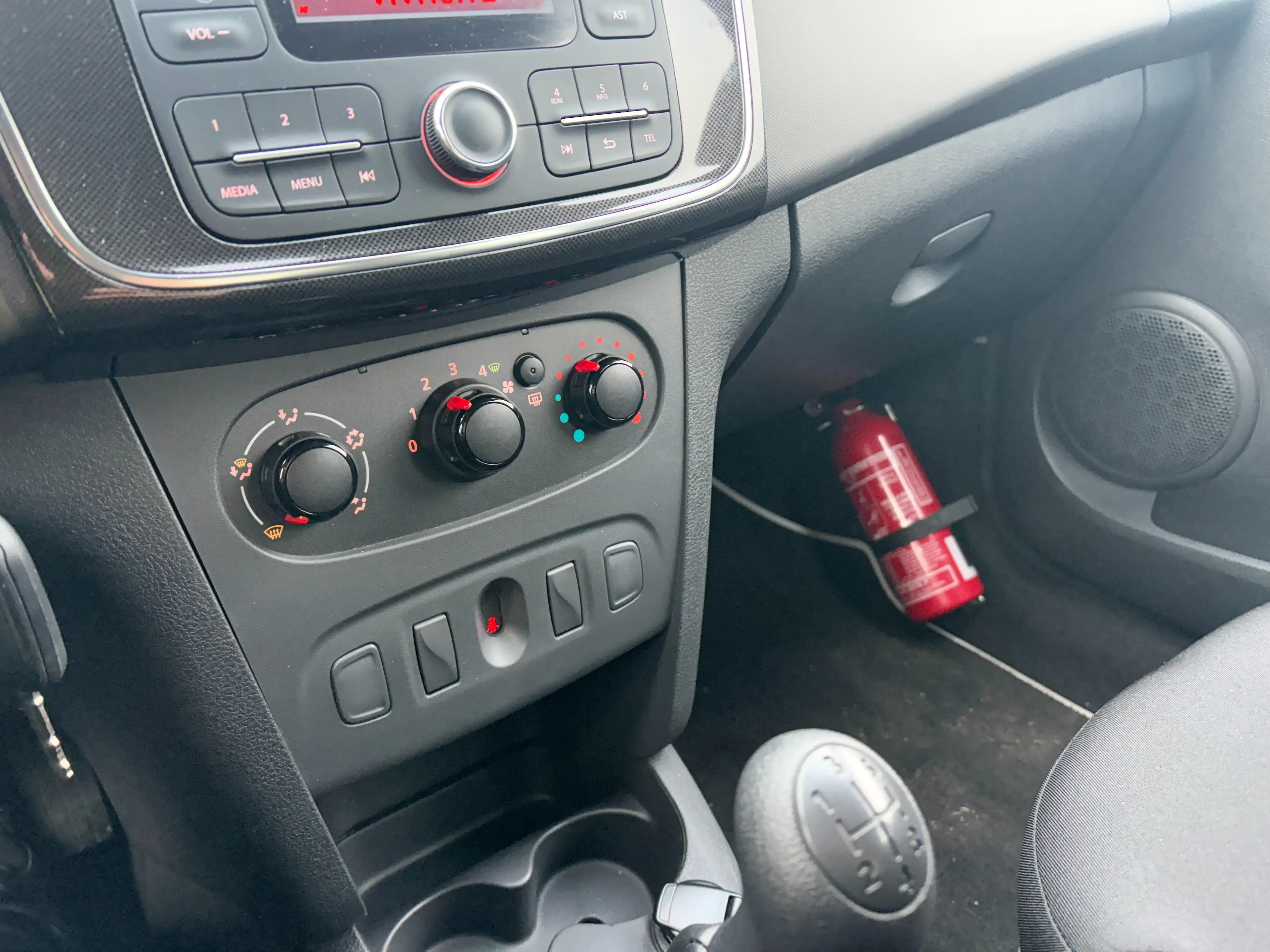Dacia Logan 1.0i SCe Essential - EU6D - GARANTIE 1AN - — photo 6