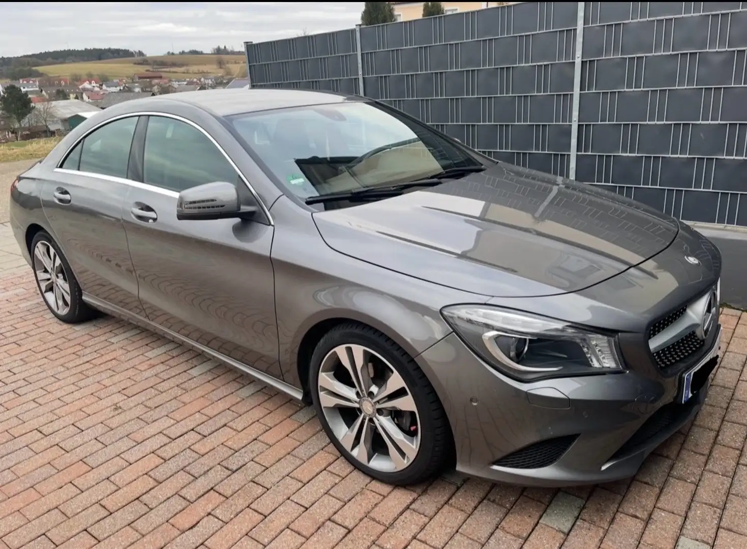 Mercedes-Benz CLA 180 Urban - 1