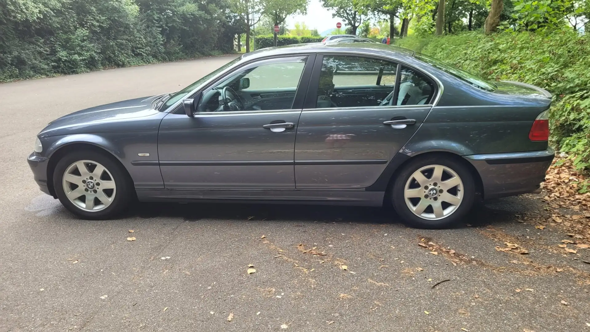 BMW 323 323i Gri - 1