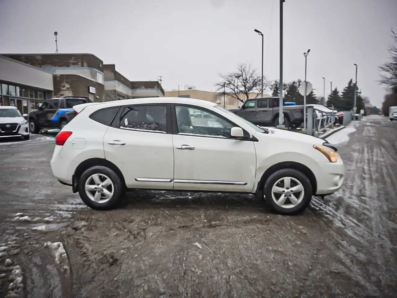 Nissan Rogue снимка Nissan Rogue