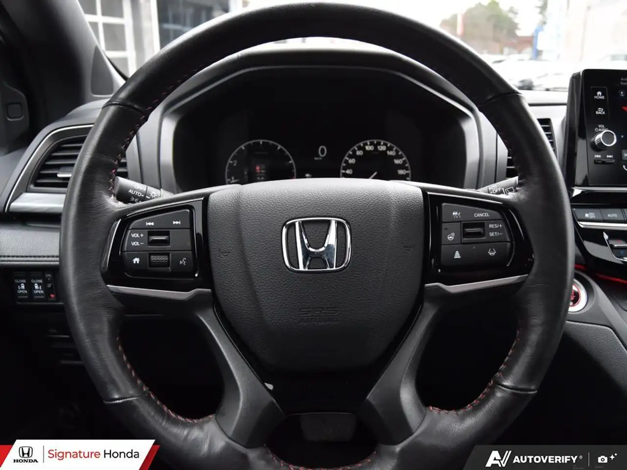 Honda Odyssey снимка Honda Odyssey