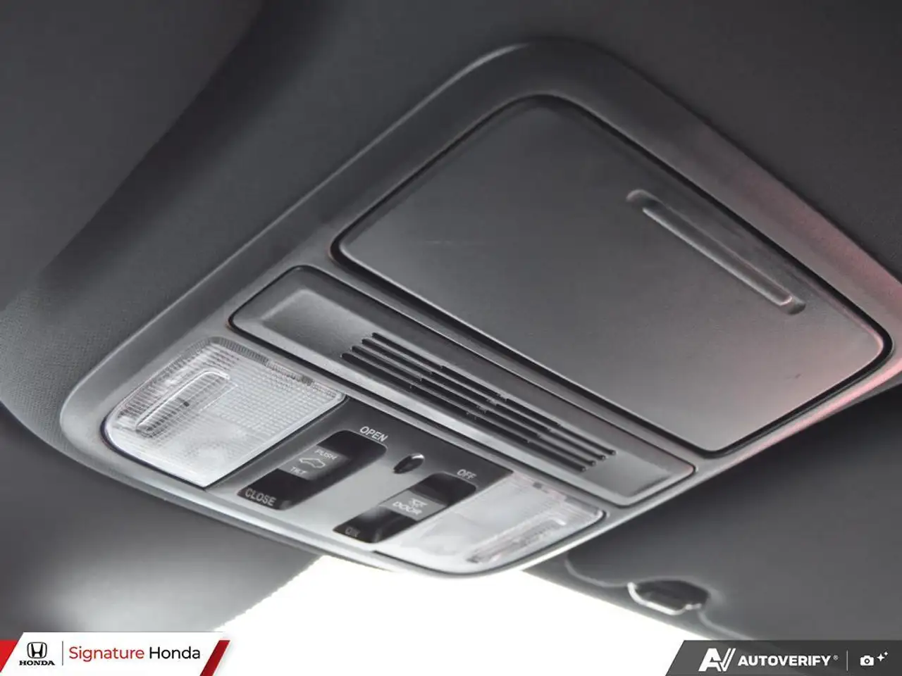 Honda Odyssey снимка Honda Odyssey