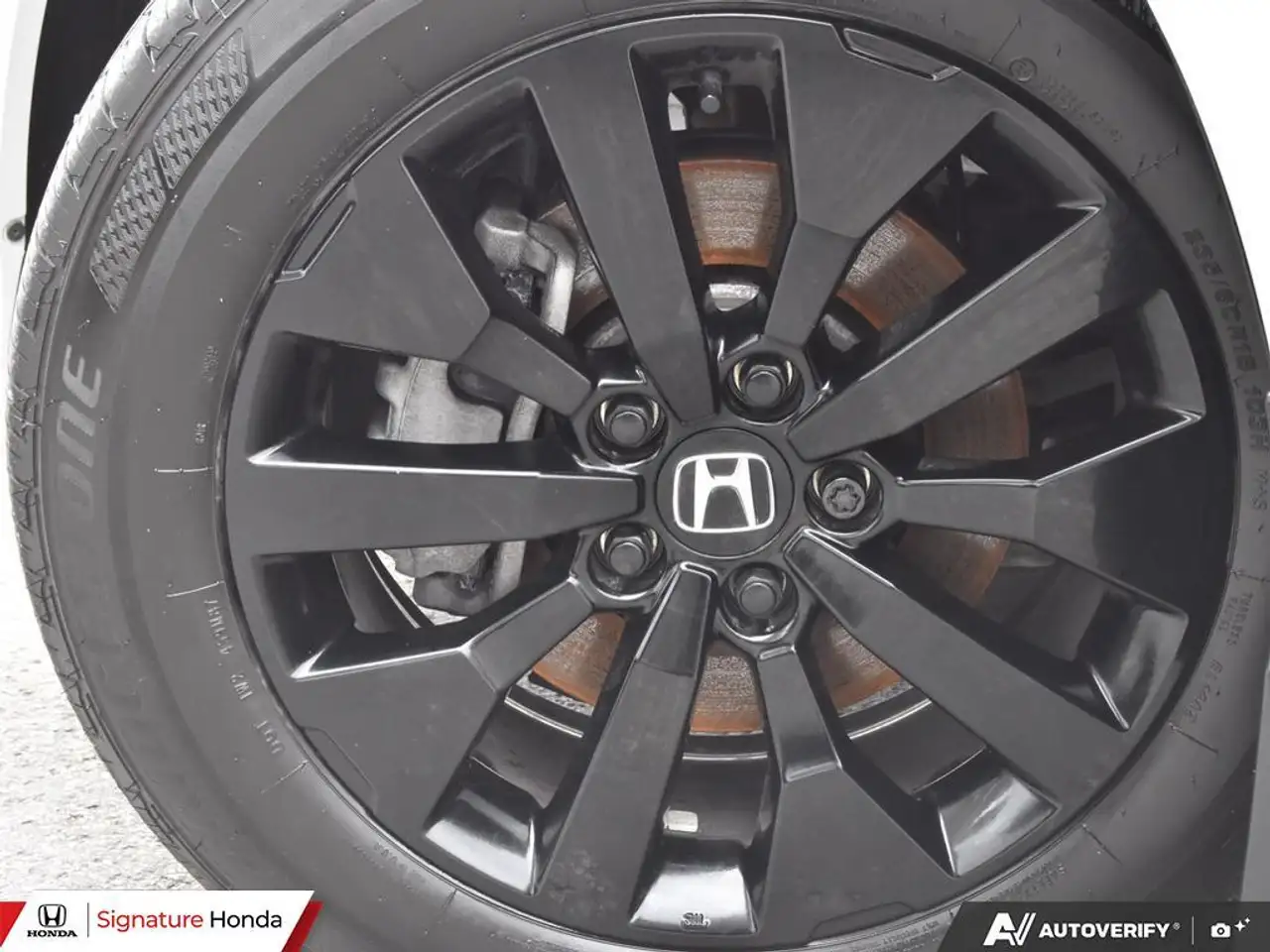 Honda Odyssey снимка Honda Odyssey