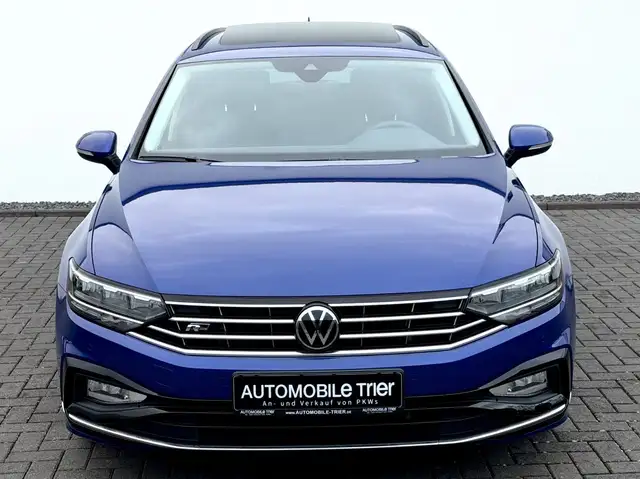 Volkswagen Passat view 2