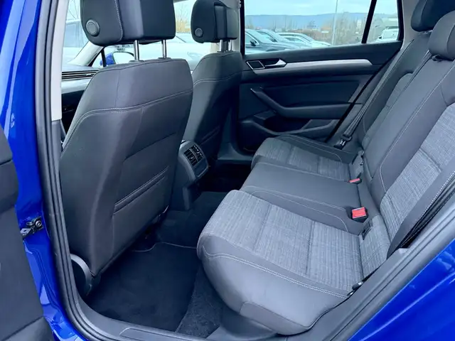 Volkswagen Passat view 14