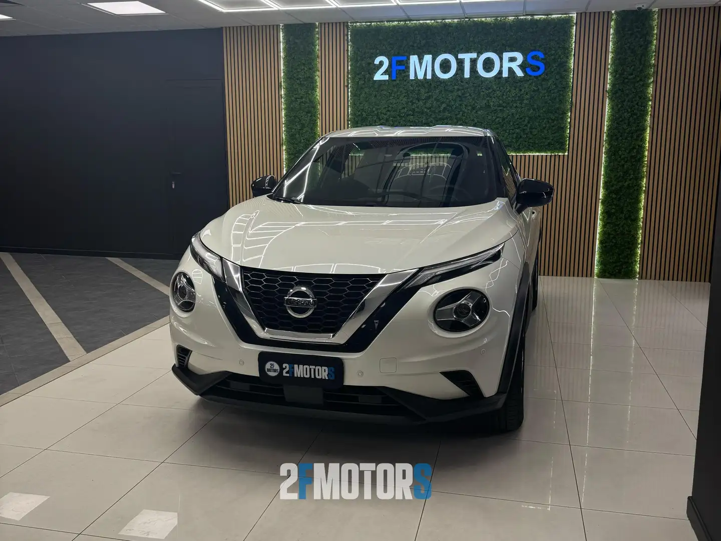Nissan Juke 1.0 dig-t N-Connecta 117cv Blanc - 2