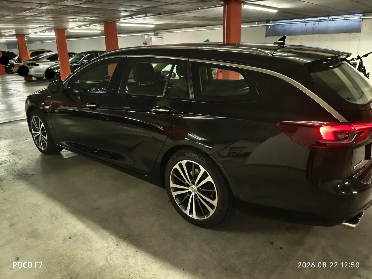 Opel Insignia Sports Tourer Innovation Schwarz - 1
