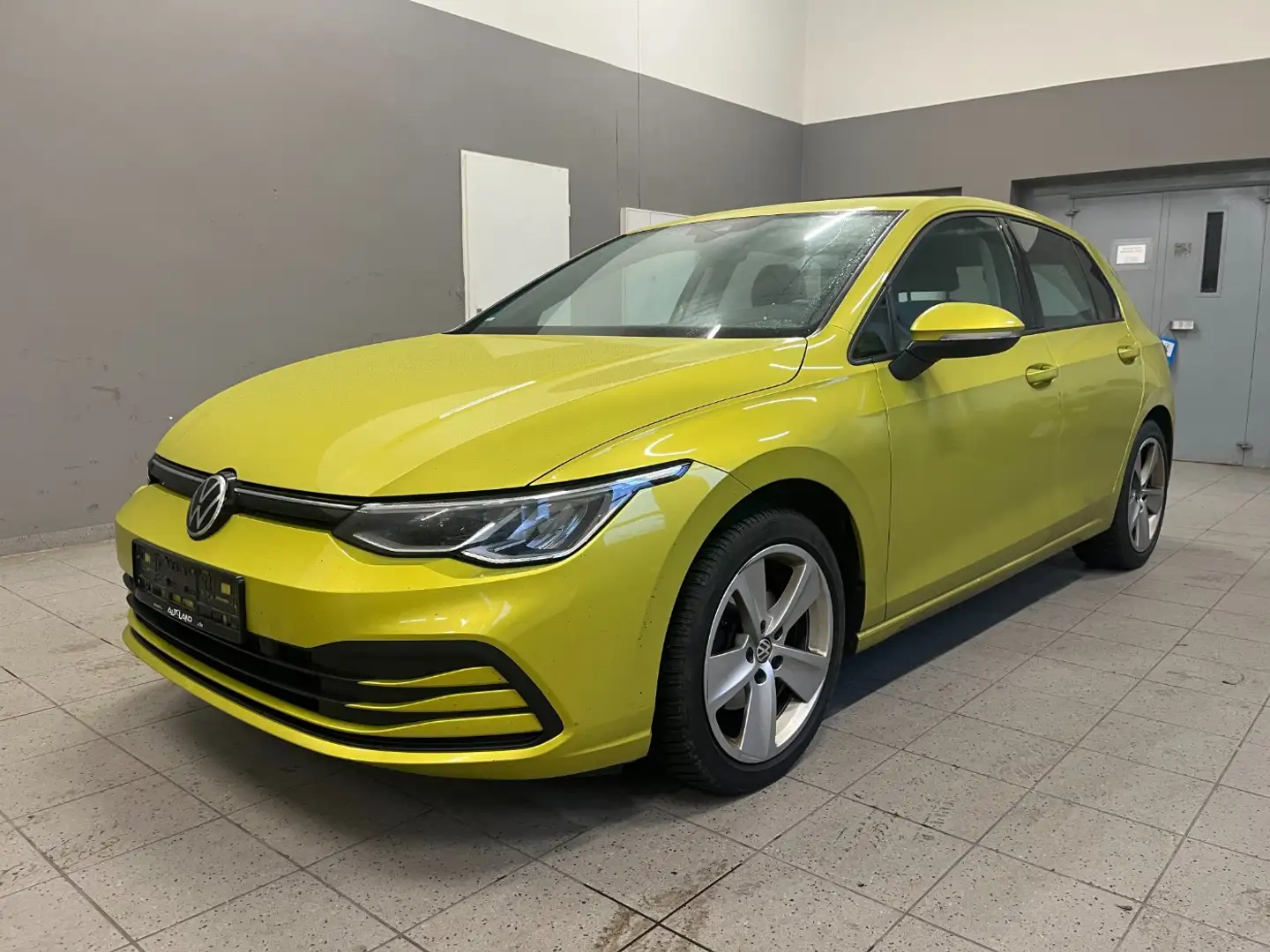Volkswagen Golf VIII 1.0 TSI LIFE ACC*Navi*LM17*LED*SHZ Gelb - 2