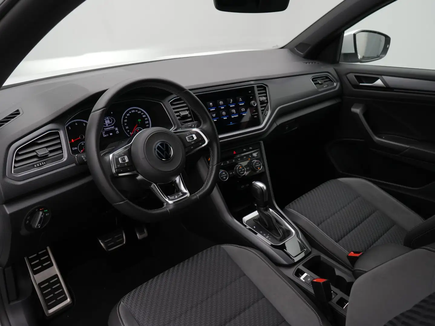 Volkswagen T-Roc Cabrio 1.5 TSI 150 pk DSG R-Line | Achteruitrijcam Wit - 2