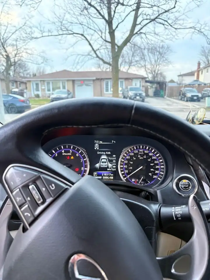 Infiniti Q50 снимка Infiniti Q50