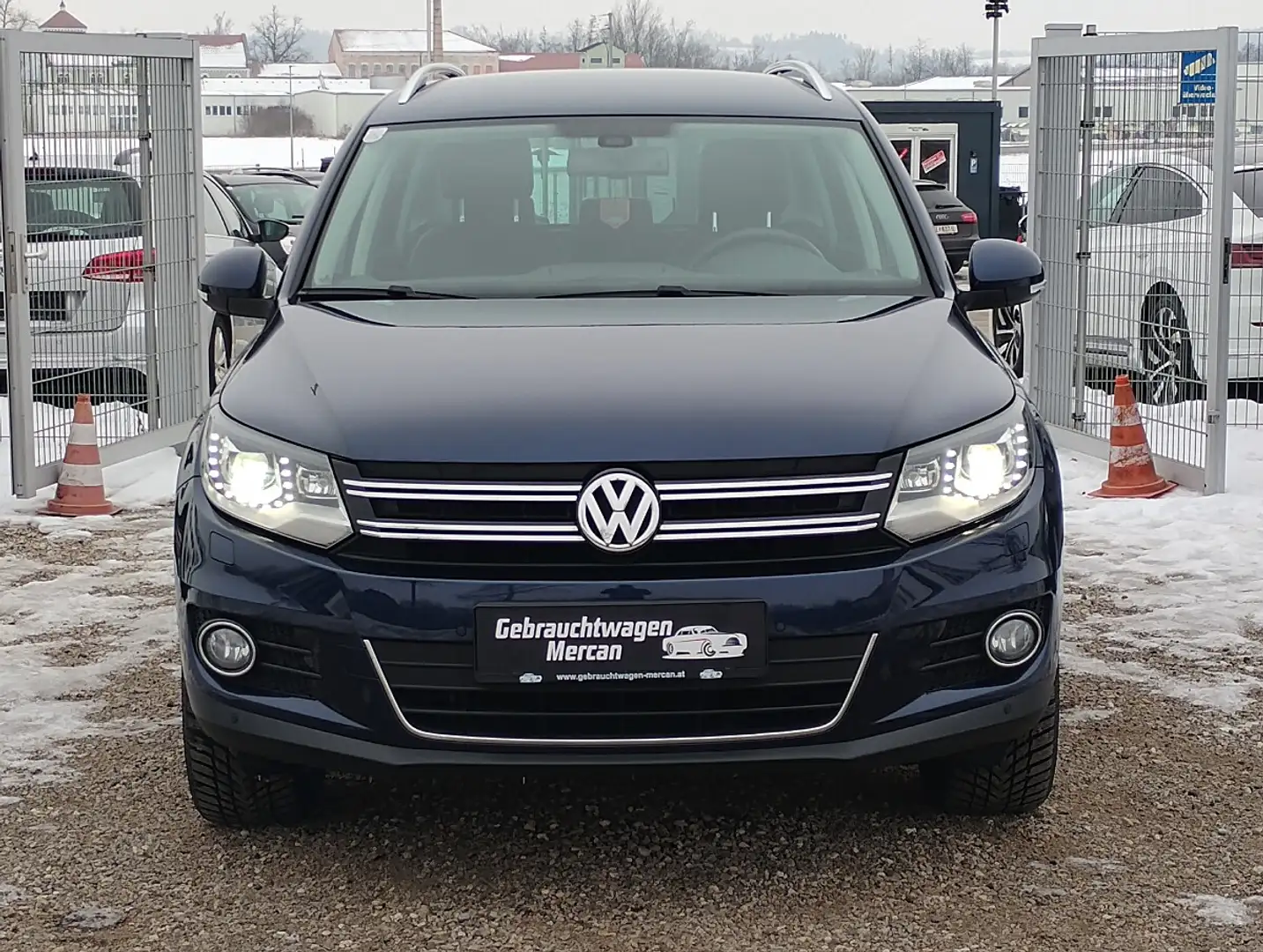 Volkswagen Tiguan 2,0 TDI BMT 4Motion Karat DSG Blau - 2