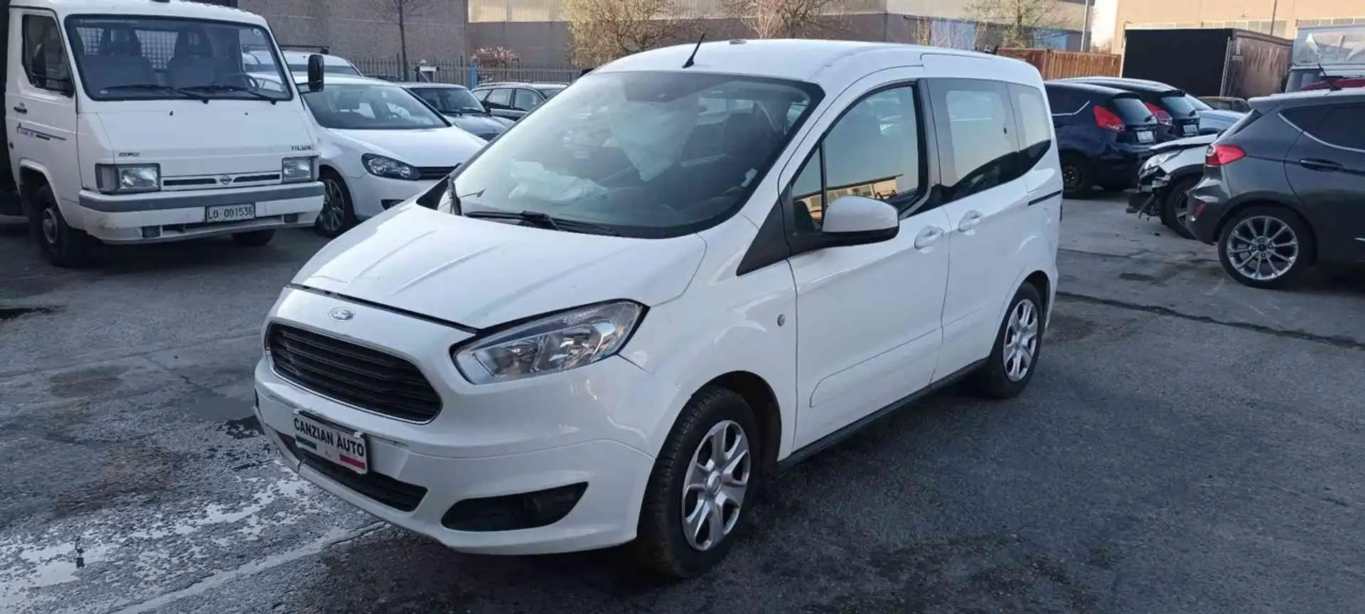 Ford Tourneo Courier 1.5 TDCI 5 POSTI INCIDENTATO Bianco - 1