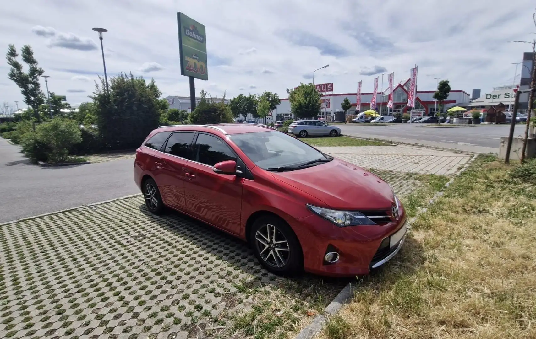 Toyota Auris 1.33 Dual-VVT-i Touring Sports - 1
