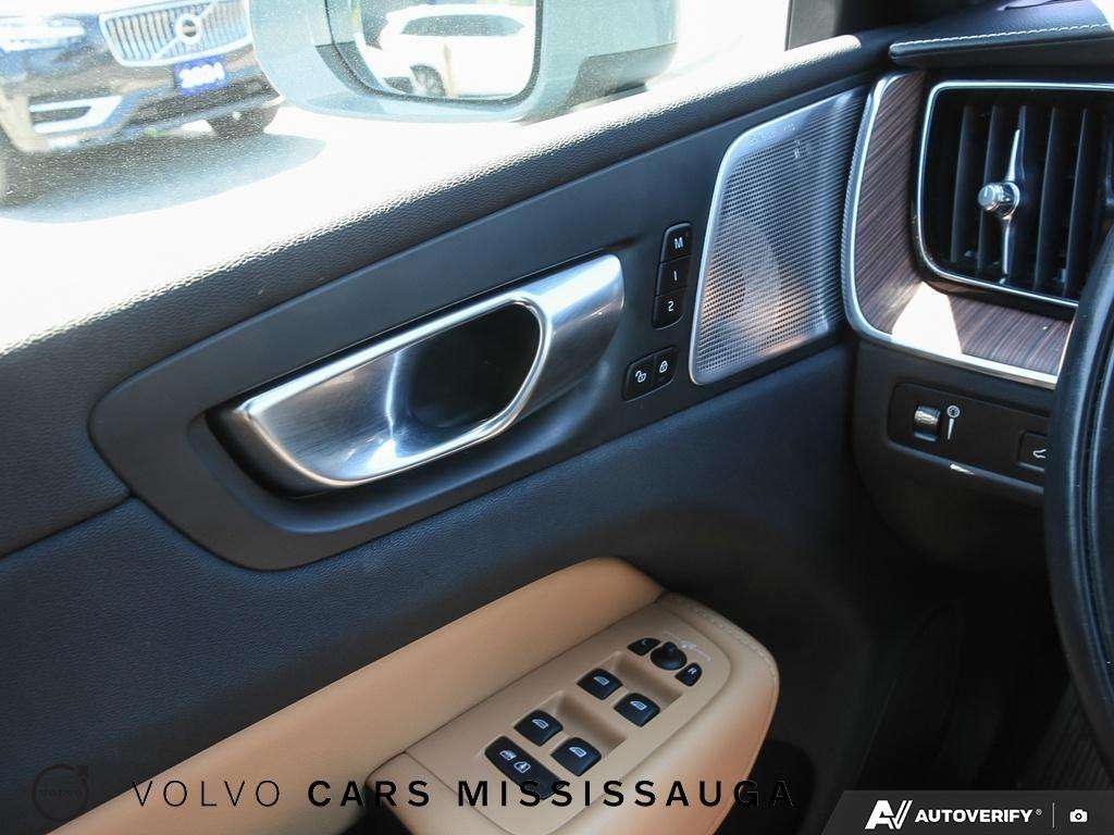 2022 Volvo XC60 Inscription thumb 17