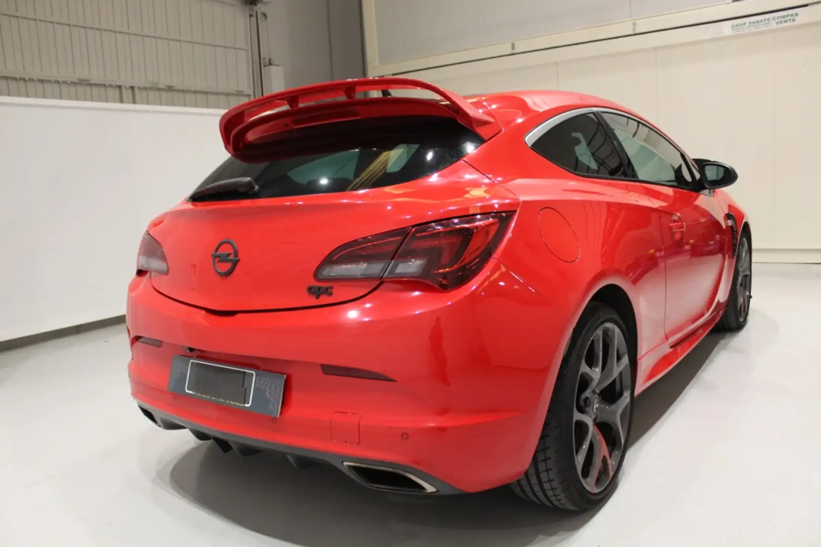 Opel Astra GTC 2.0 T S/S OPC Rood - 2