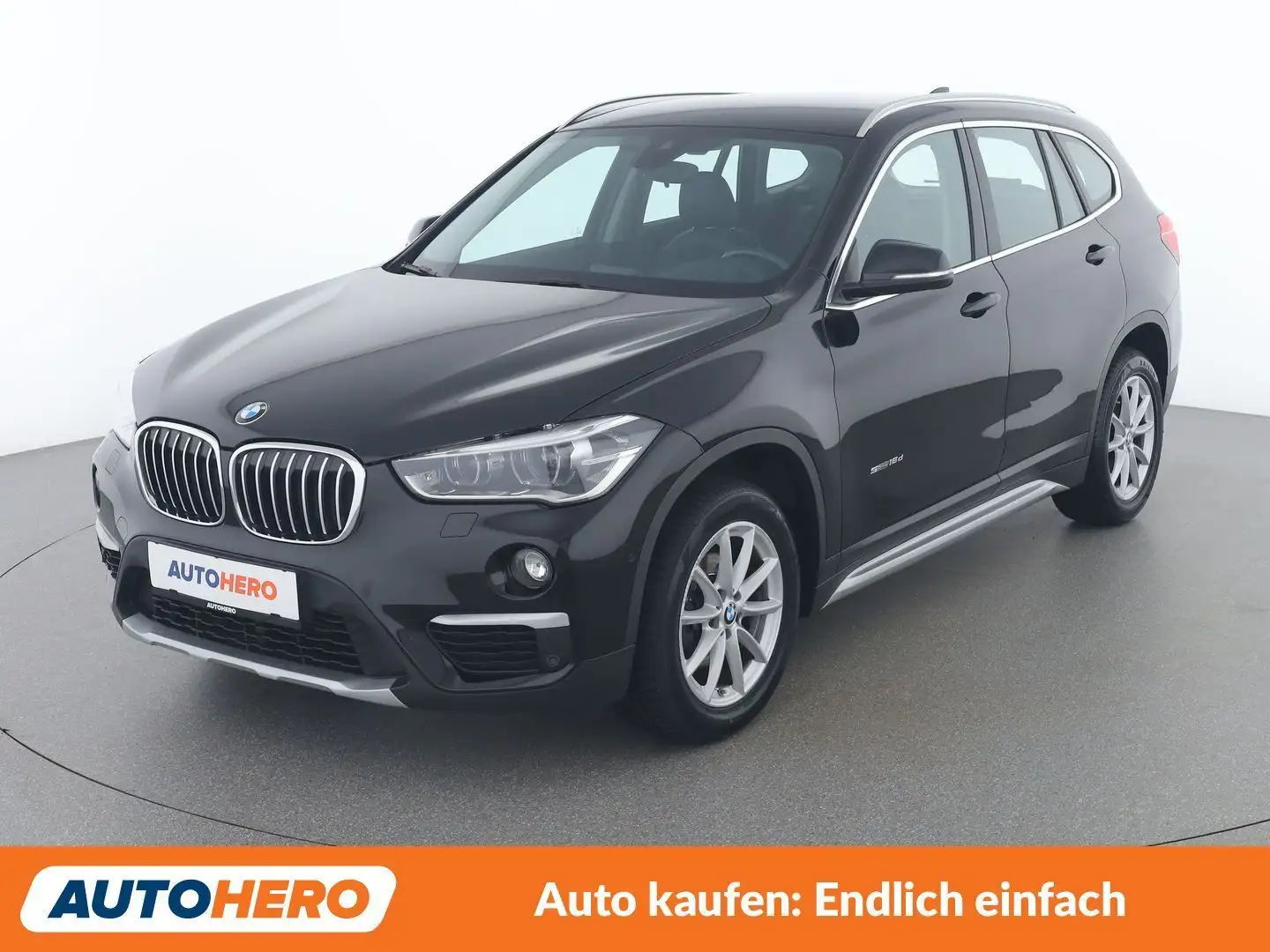 BMW X1 sDrive 16d xLine Schwarz - 1