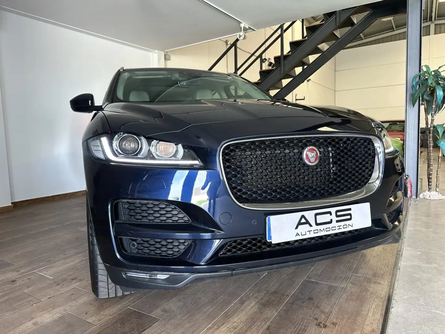 Jaguar F-Pace 2.0i4D Prestige Aut. AWD 180 Bleu - 2