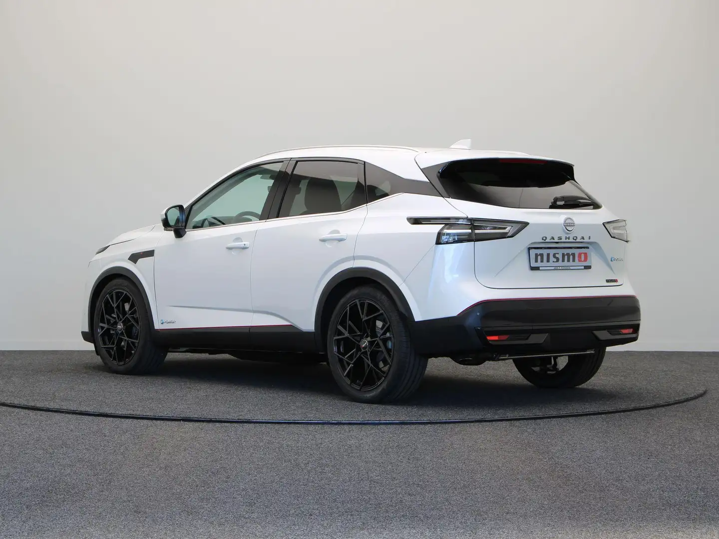 Nissan Qashqai 158pk MHEV Nismo+ | Nissan Motorsport | Exclusief Blanco - 2