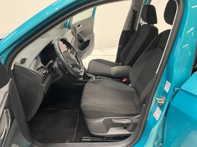 Volkswagen T-Cross view 6