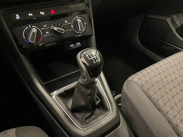 Volkswagen T-Cross view 8